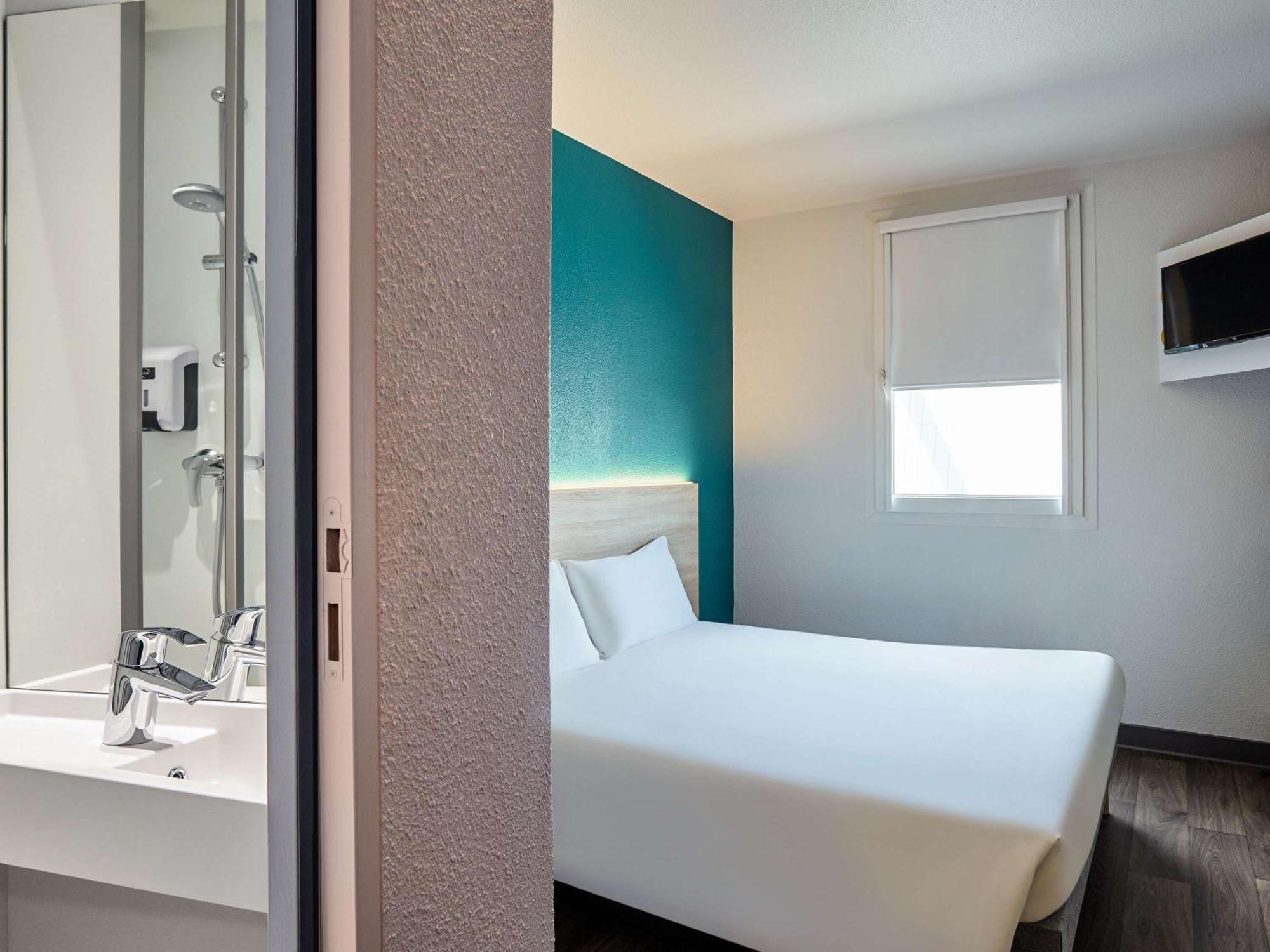 Hotelf1 Nimes Ouest Екстериор снимка