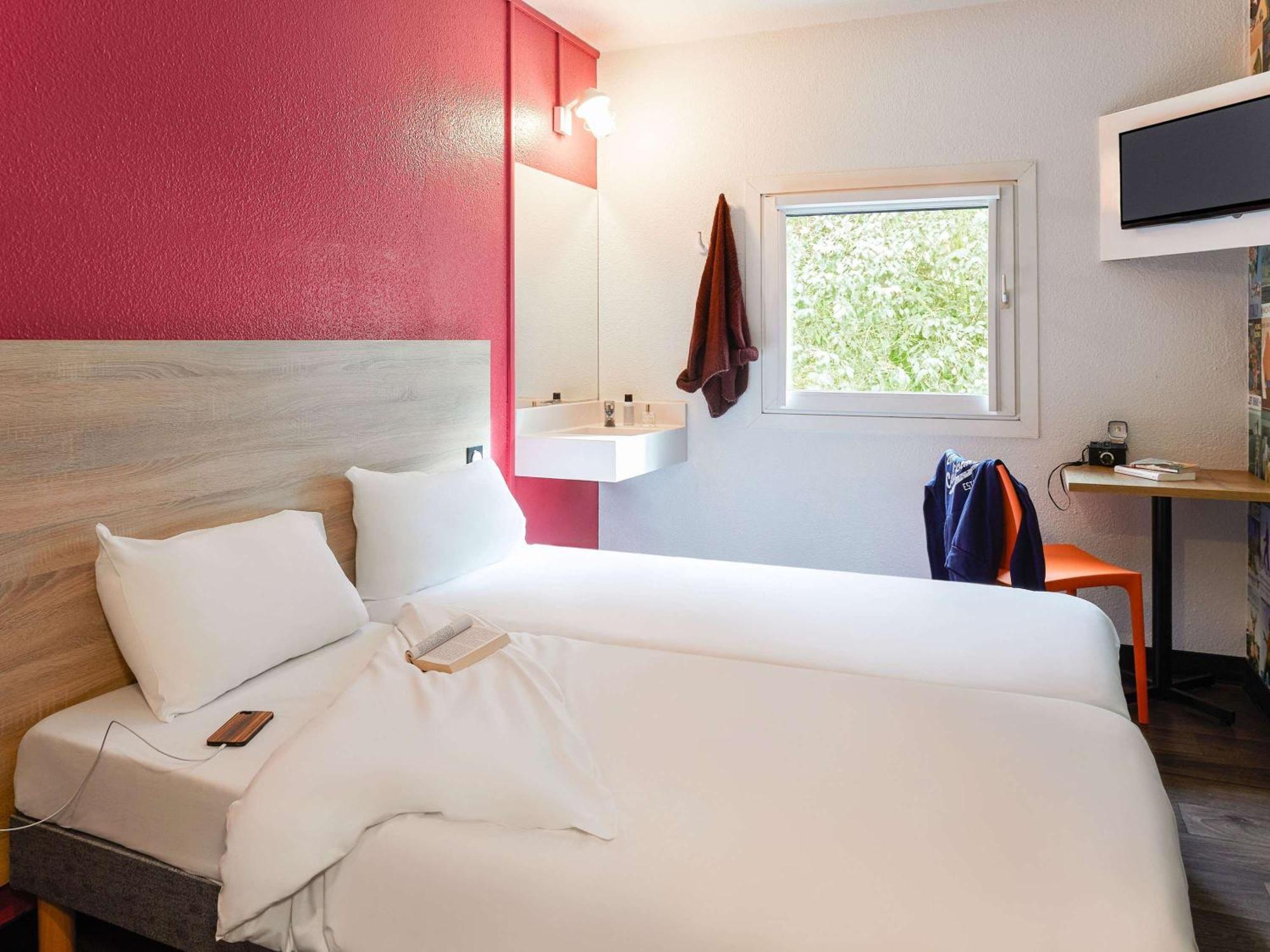 Hotelf1 Nimes Ouest Екстериор снимка