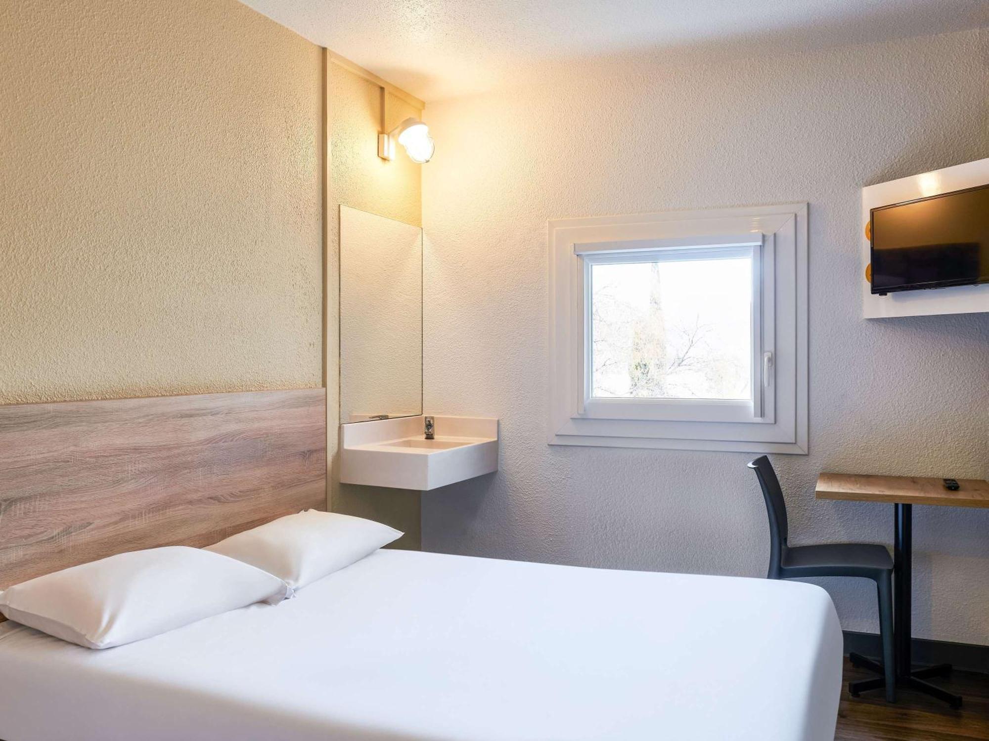 Hotelf1 Nimes Ouest Екстериор снимка