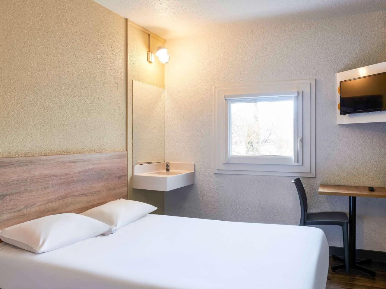 Hotelf1 Nimes Ouest Екстериор снимка